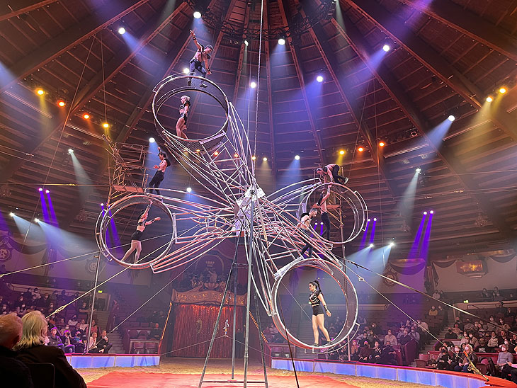 das vierfache Riesenrad der Truppe Mustafa Danguir (&copy;Foto: Martin Schmitz)